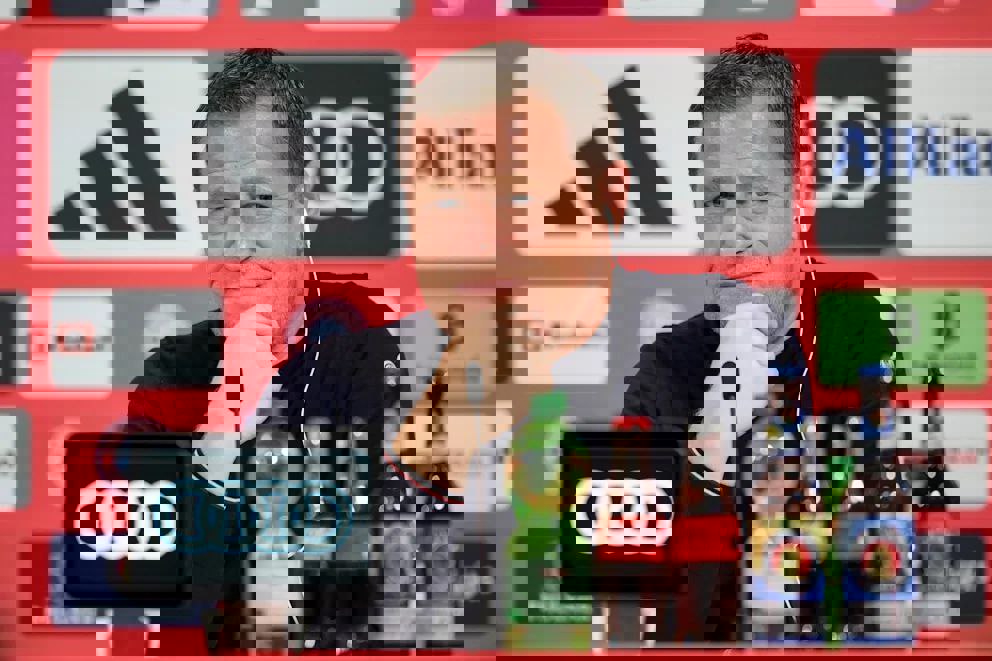 2213258