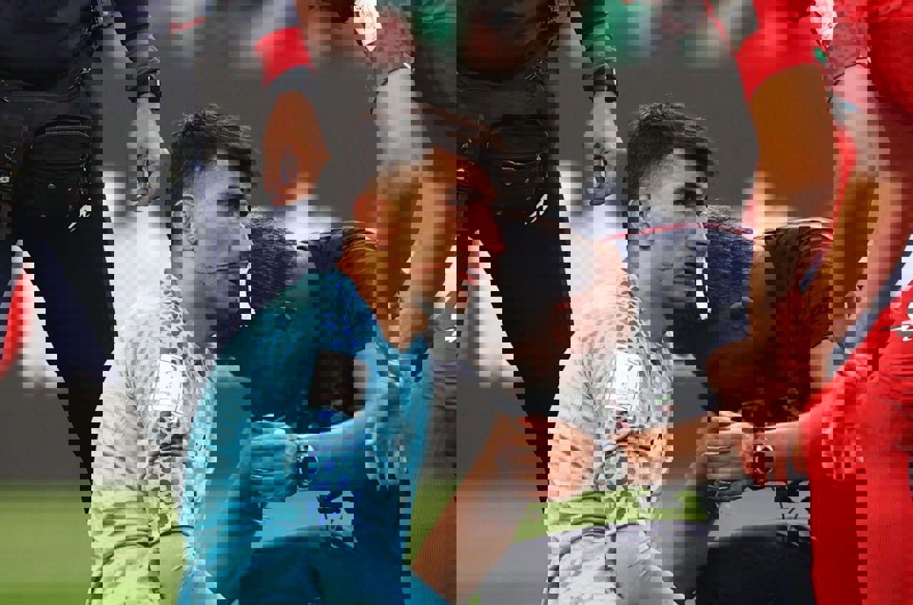 2213608