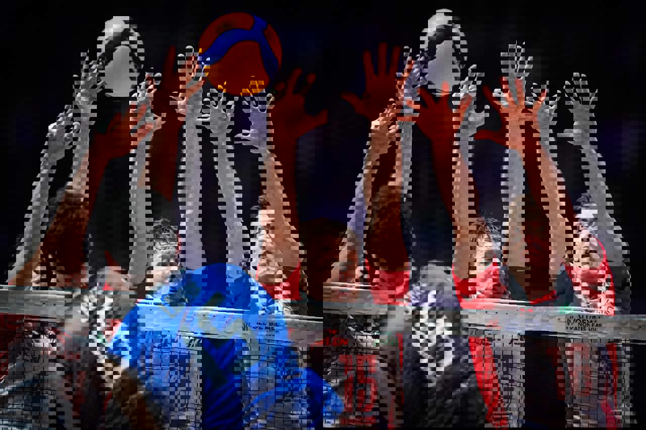 2213692