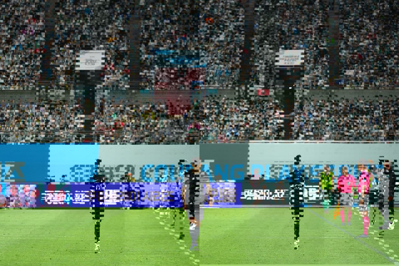 2213913