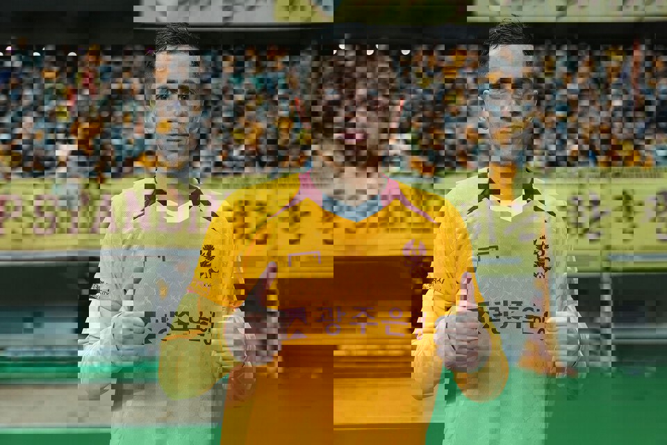 2213996