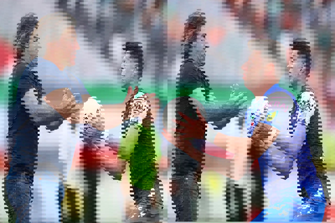 2213976