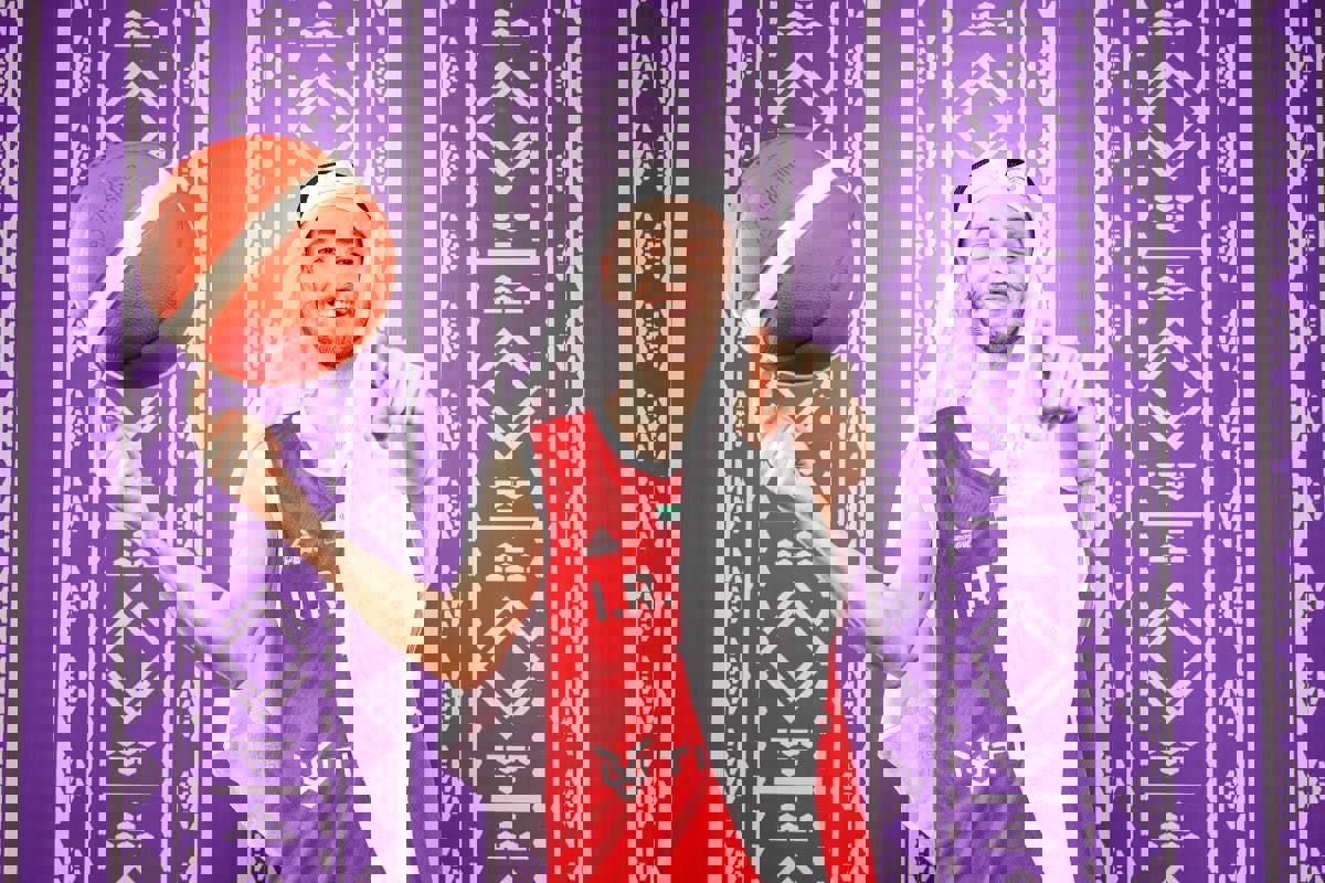 2214318