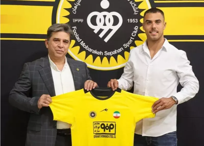 رسمی: بمب نقل و انتقالات در سپاهان ترکید!
