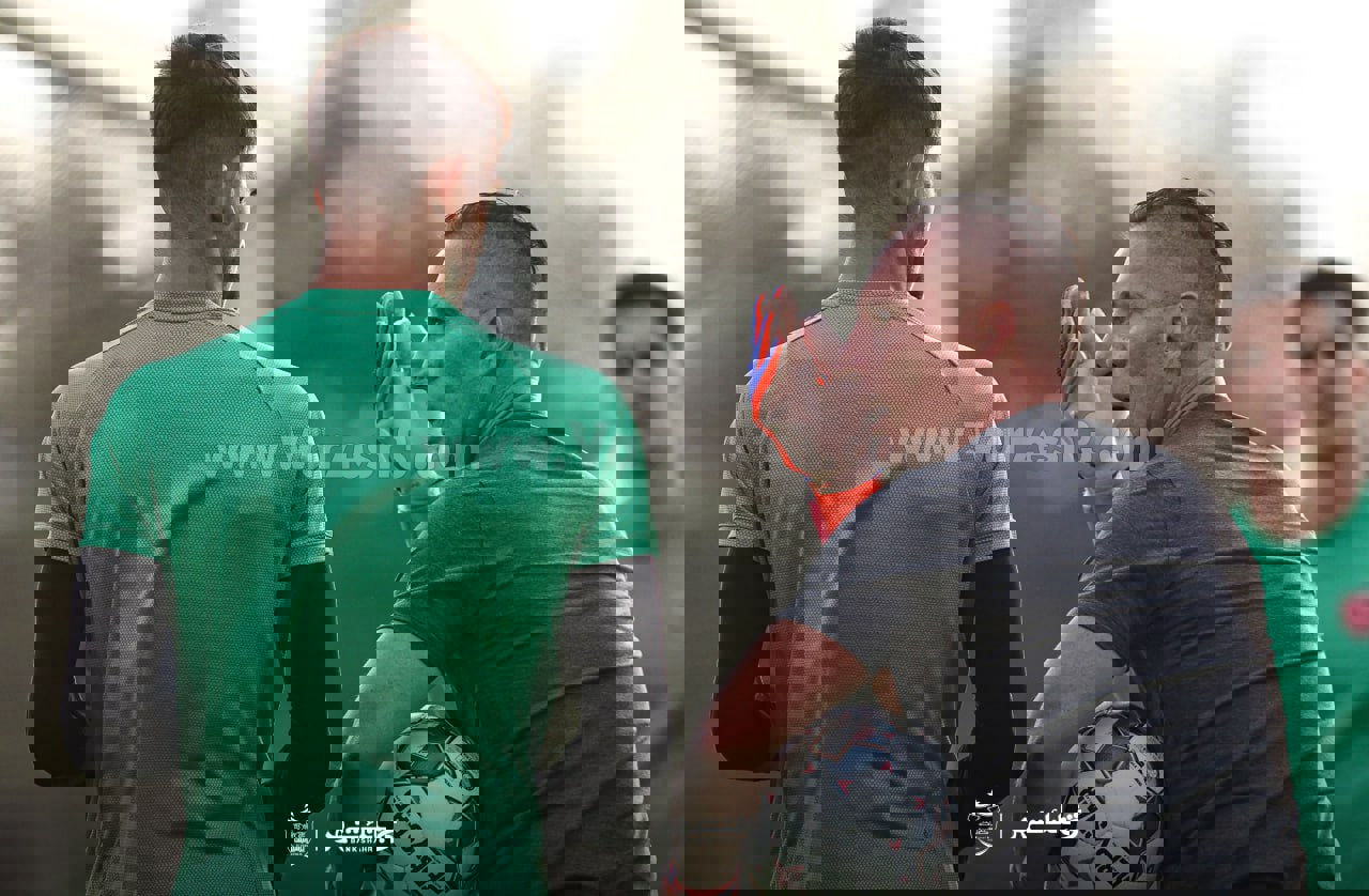 مربی منچستریونایتد در پرسپولیس ماند