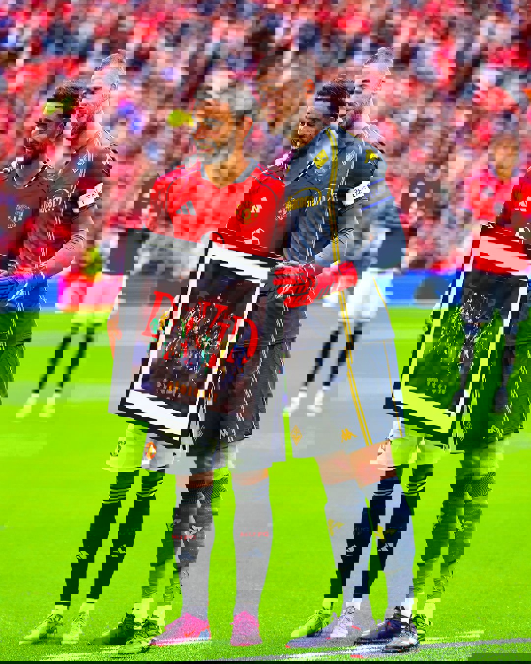 2215102