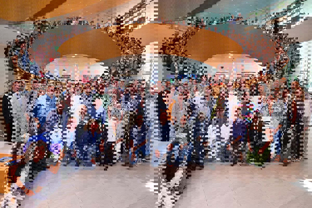 2215271