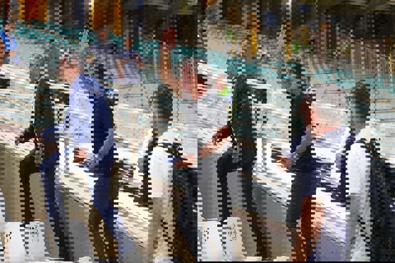 2215818
