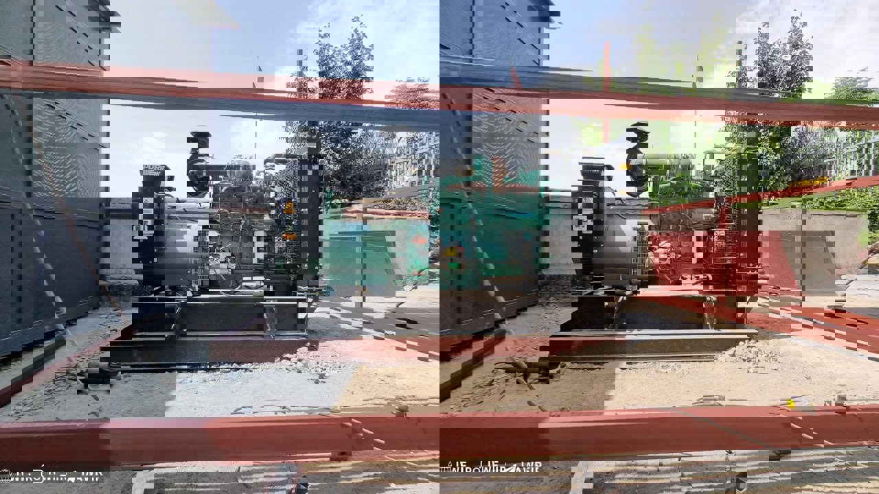 2215585