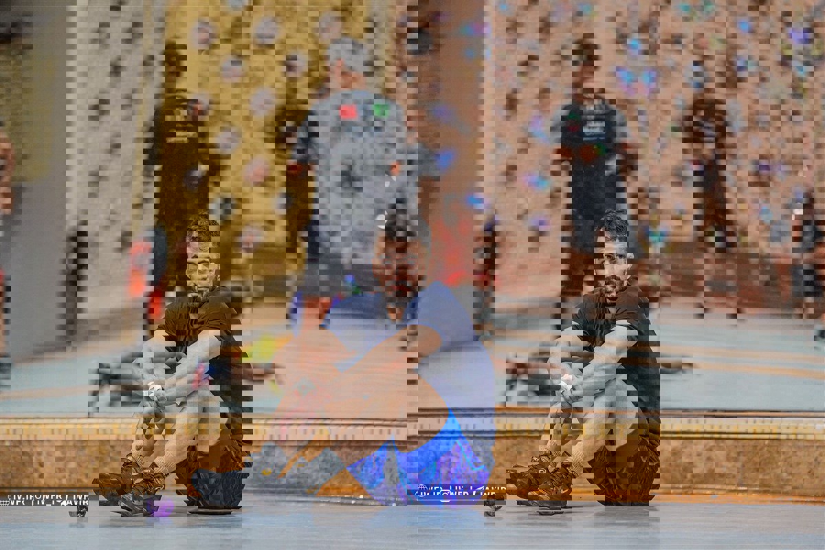 2215682