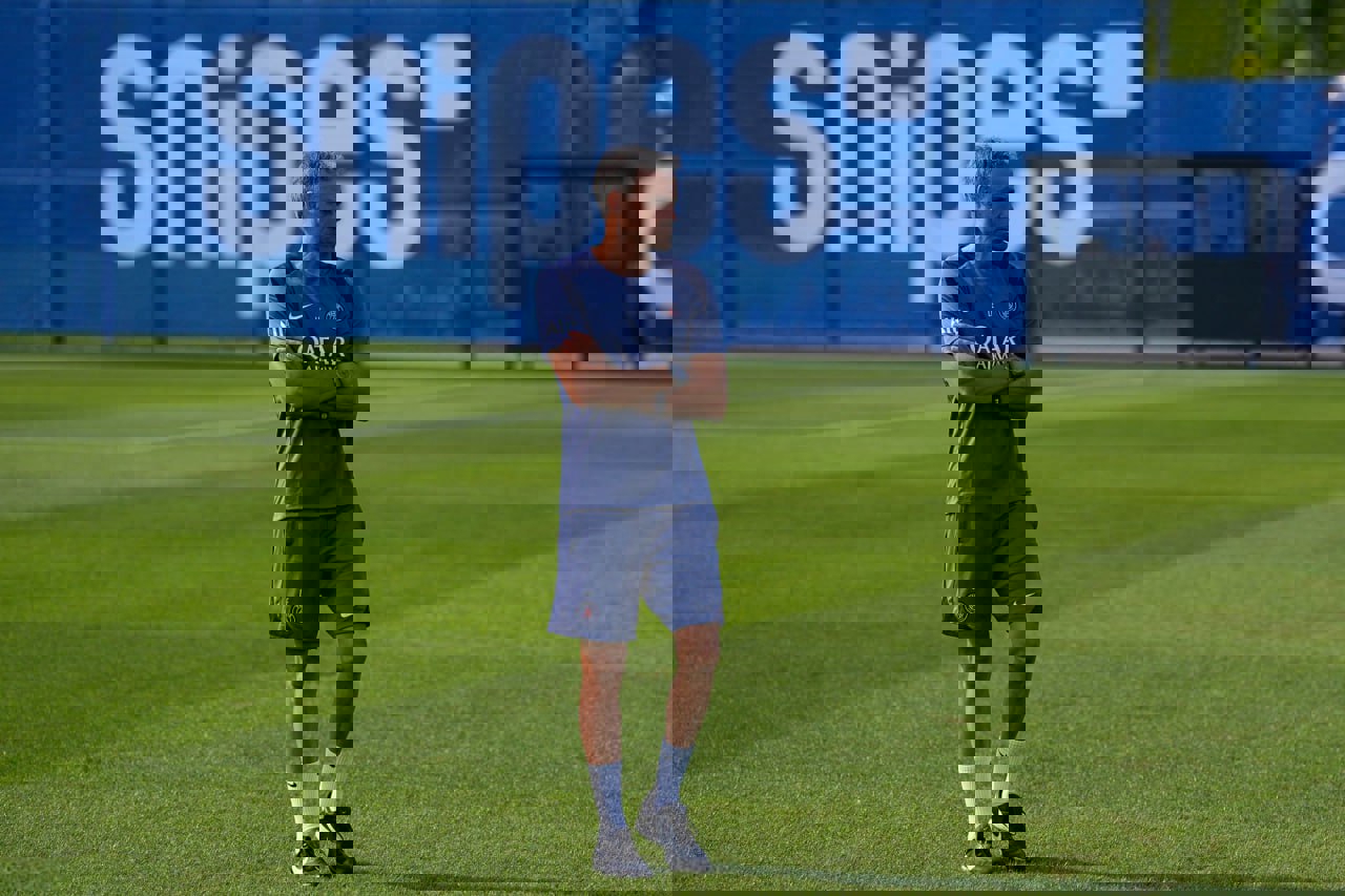 2215868