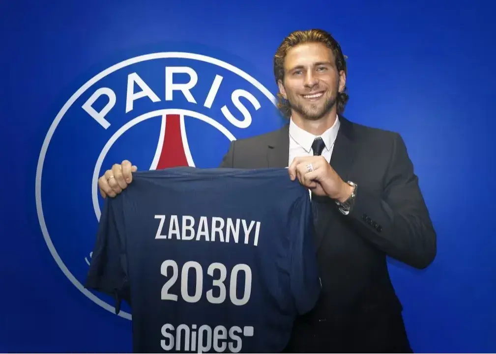 2215935