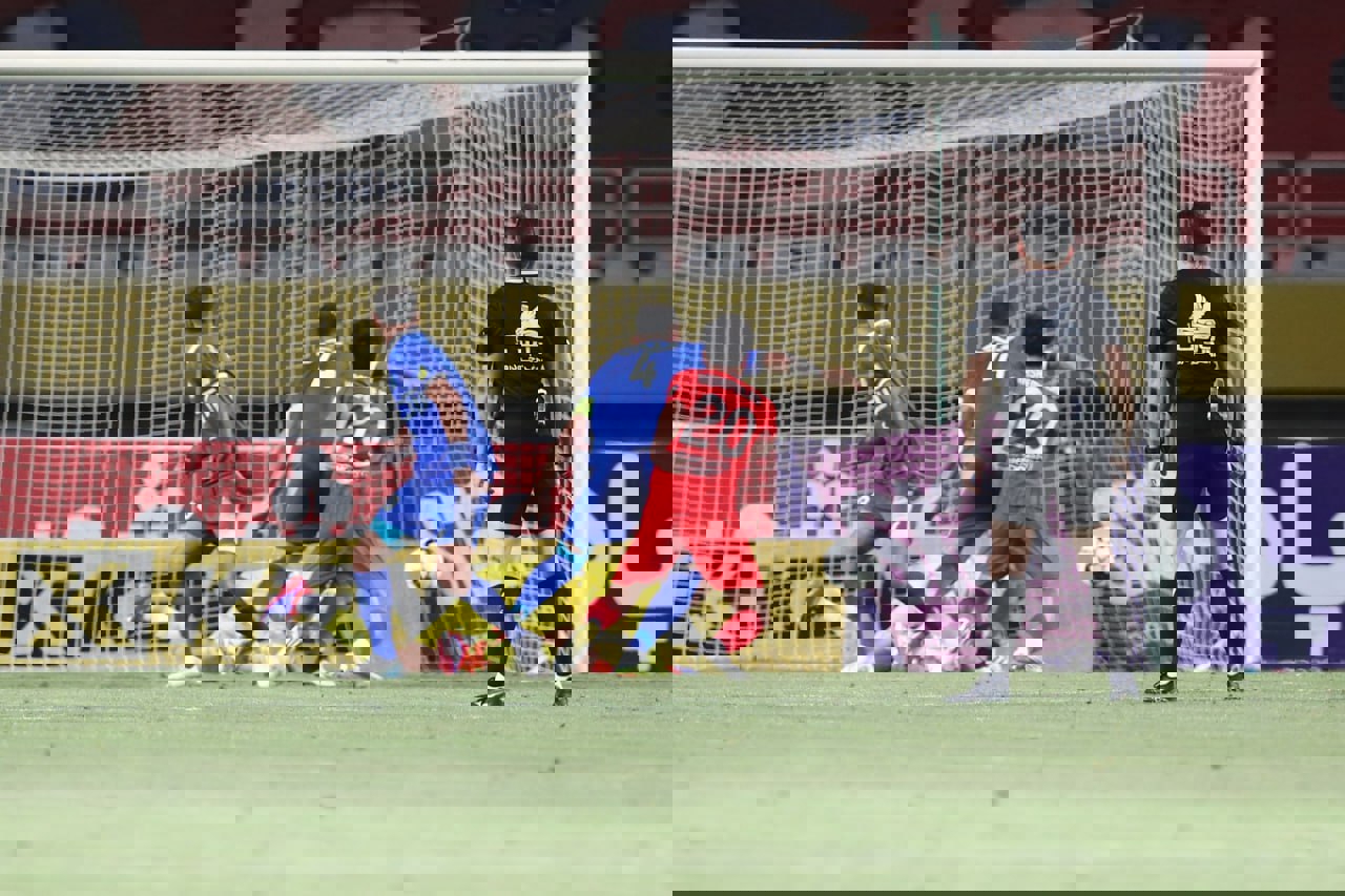 2215942