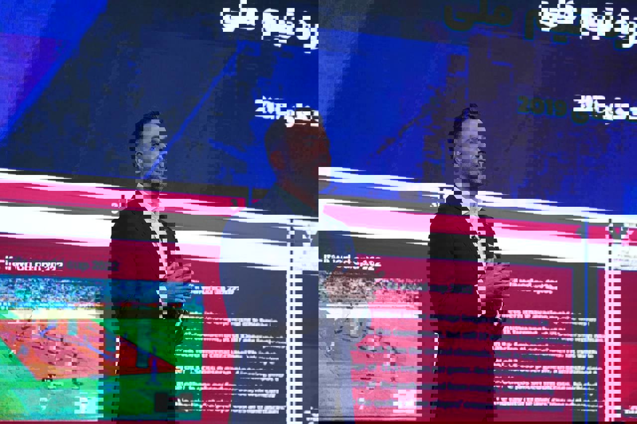 2216040