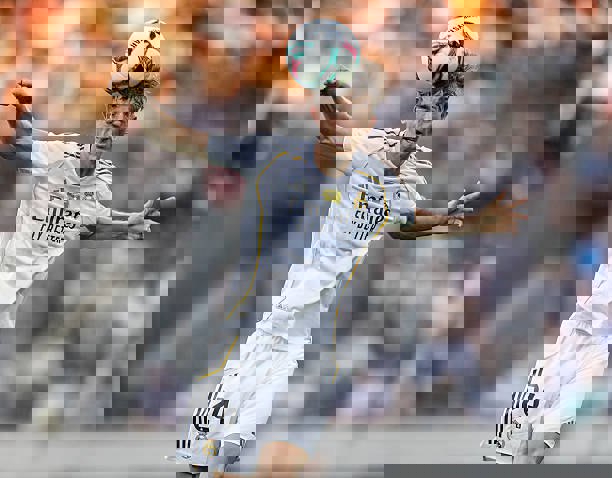 2216085