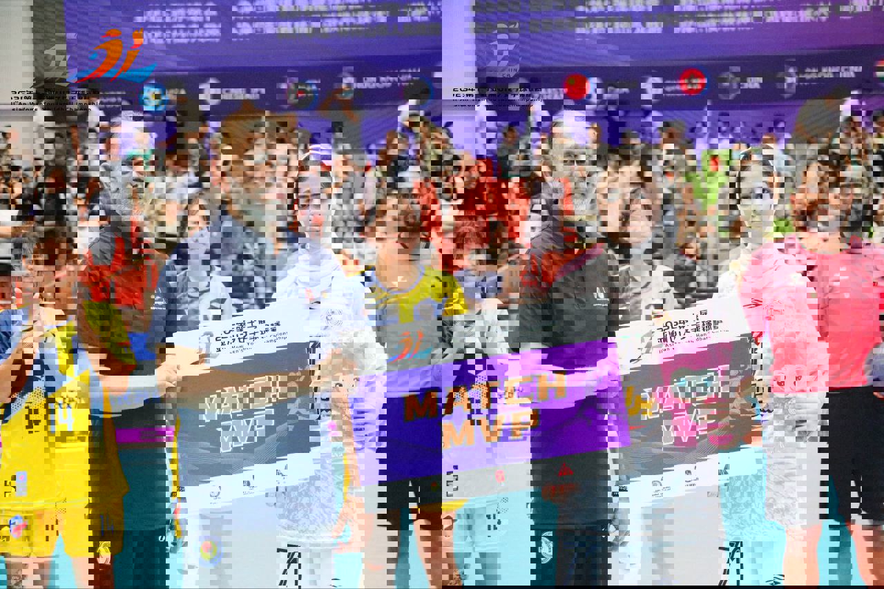 2216121