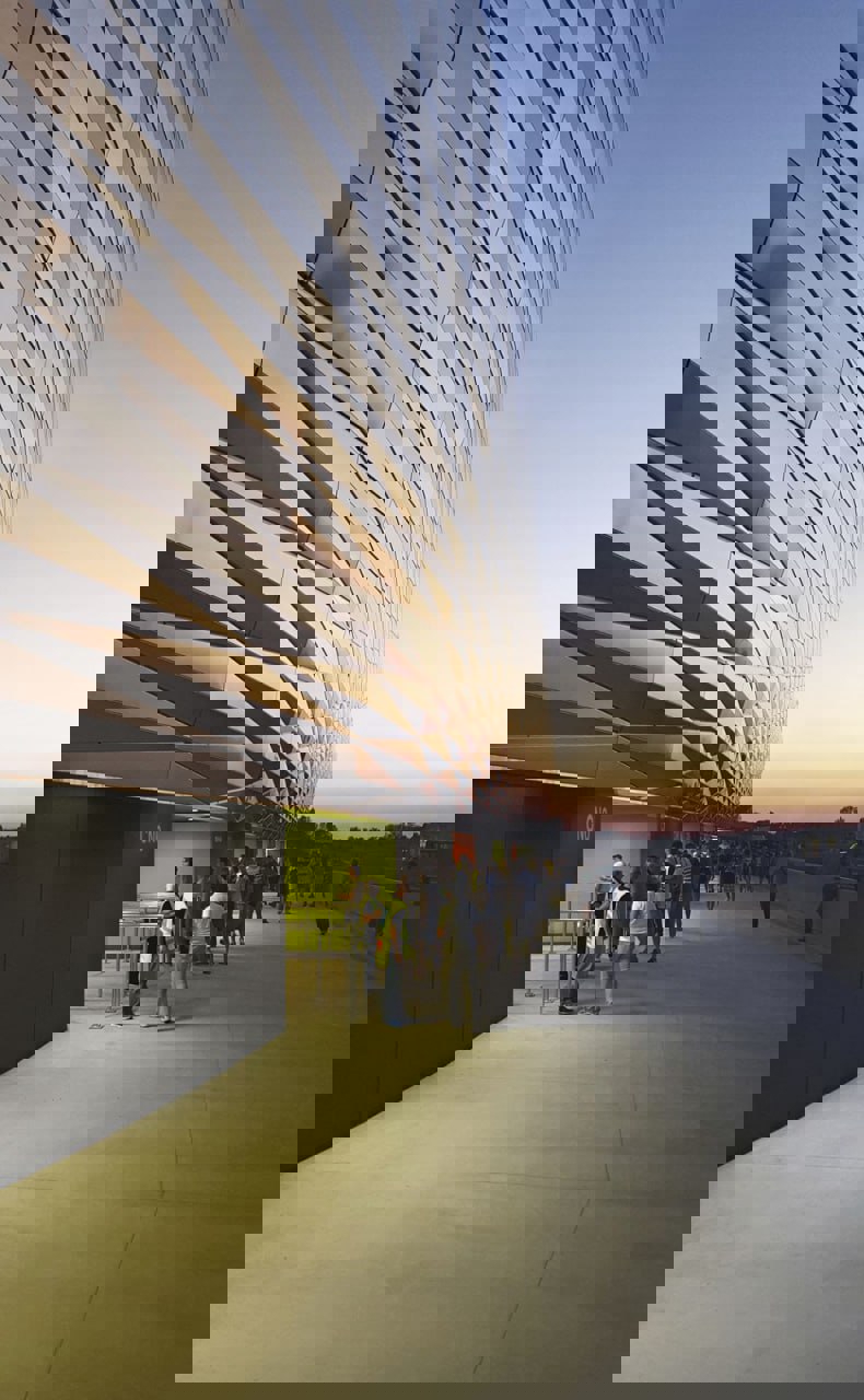 2216280