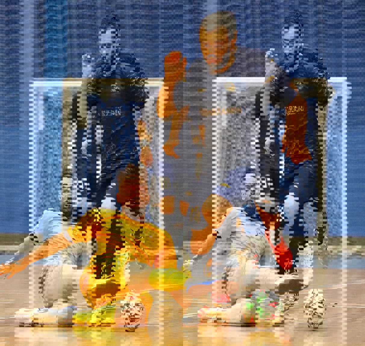2216284