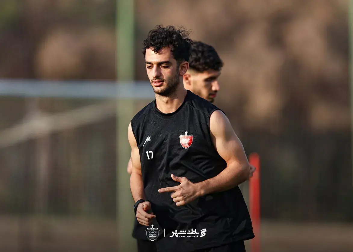 شماره خاص پرسپولیس بر تن فخریان