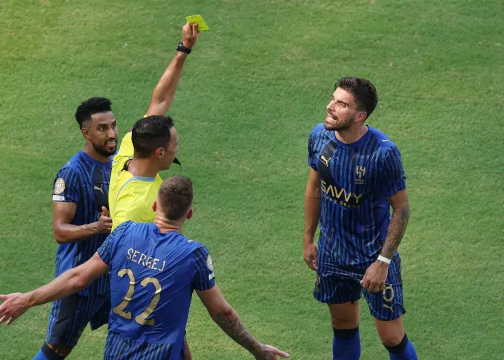 الهلال به داور داخلی اعتماد ندارد: داور خارجی بیاورید!‏