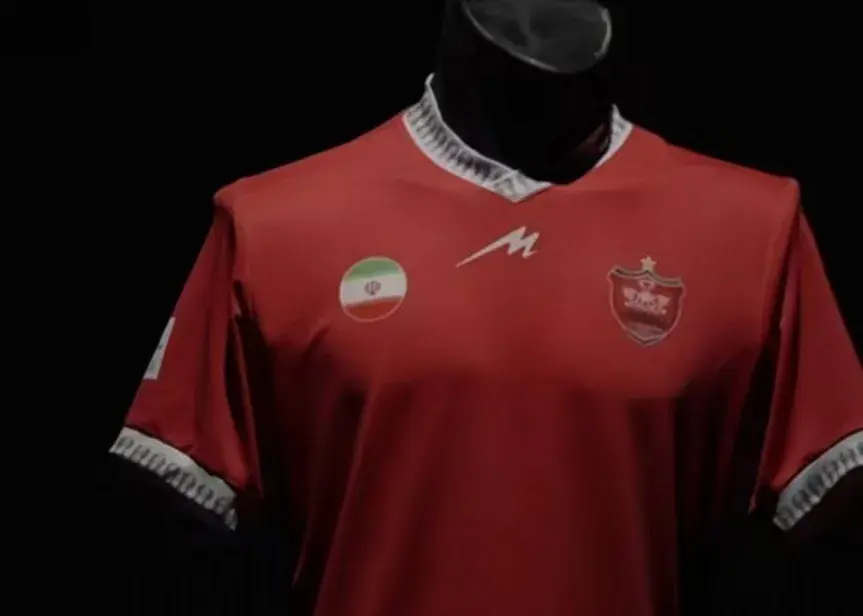 نقش سربازان هخامنشی در پیراهن جدید پرسپولیس