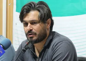 دقیقی: پرجنب و جوش هستم اما محترم می‌مانم!
