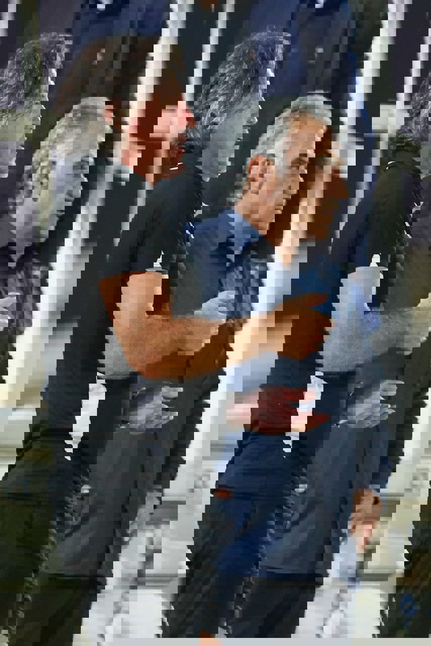 2218133
