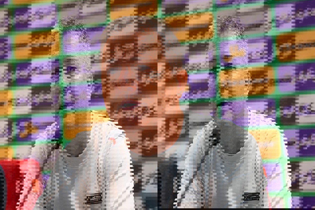 2218121