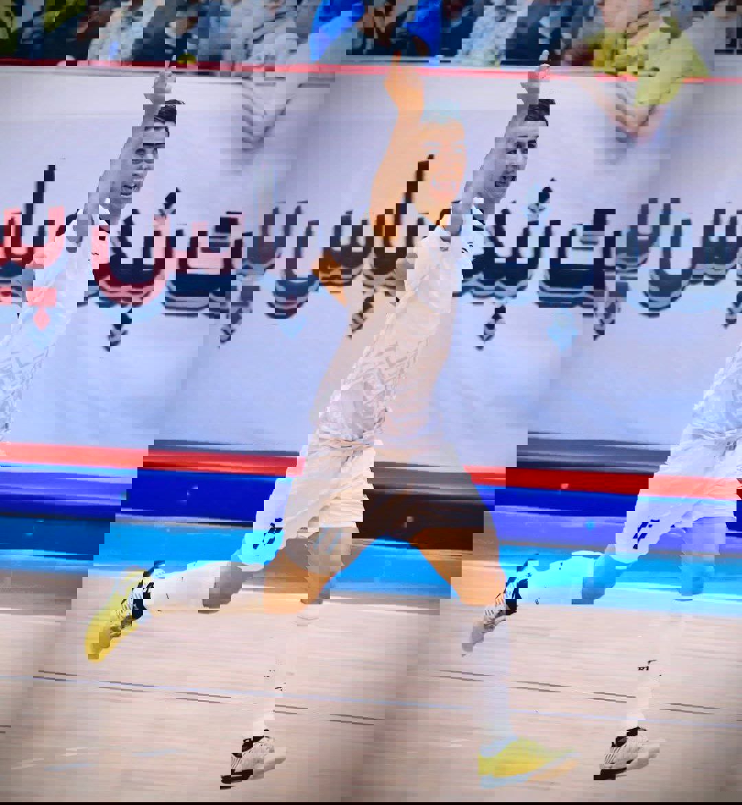 2218163