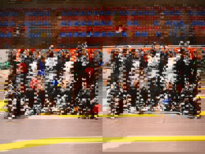 2218211