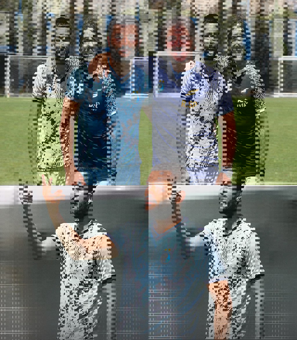 2218251