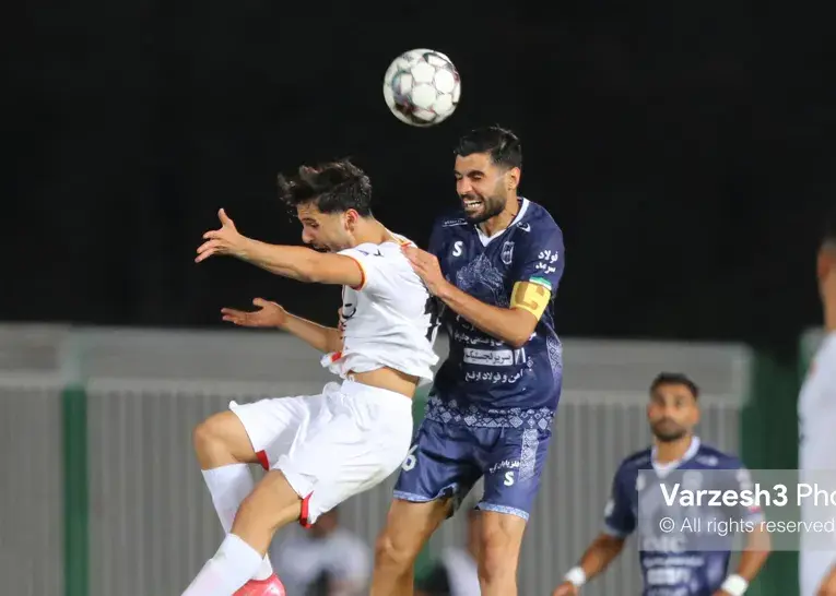 تصاویر VAR منتشر شد: تایید پنالتی علیه فولاد