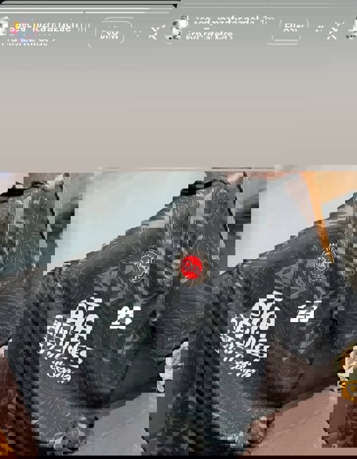 2218393
