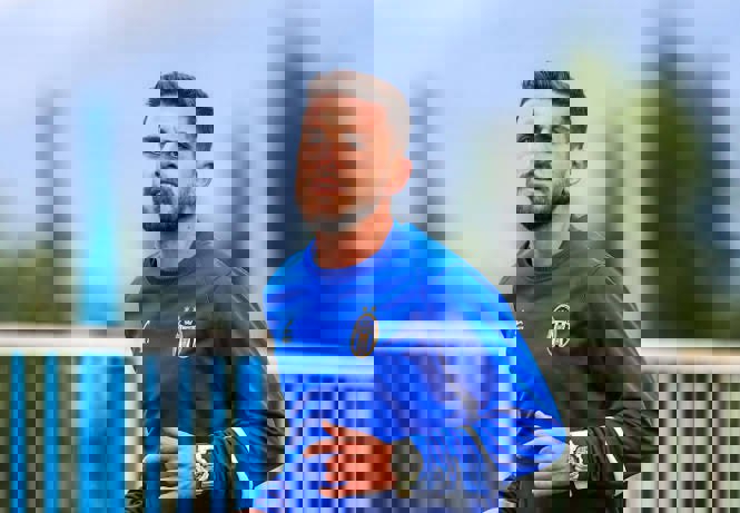 2218518