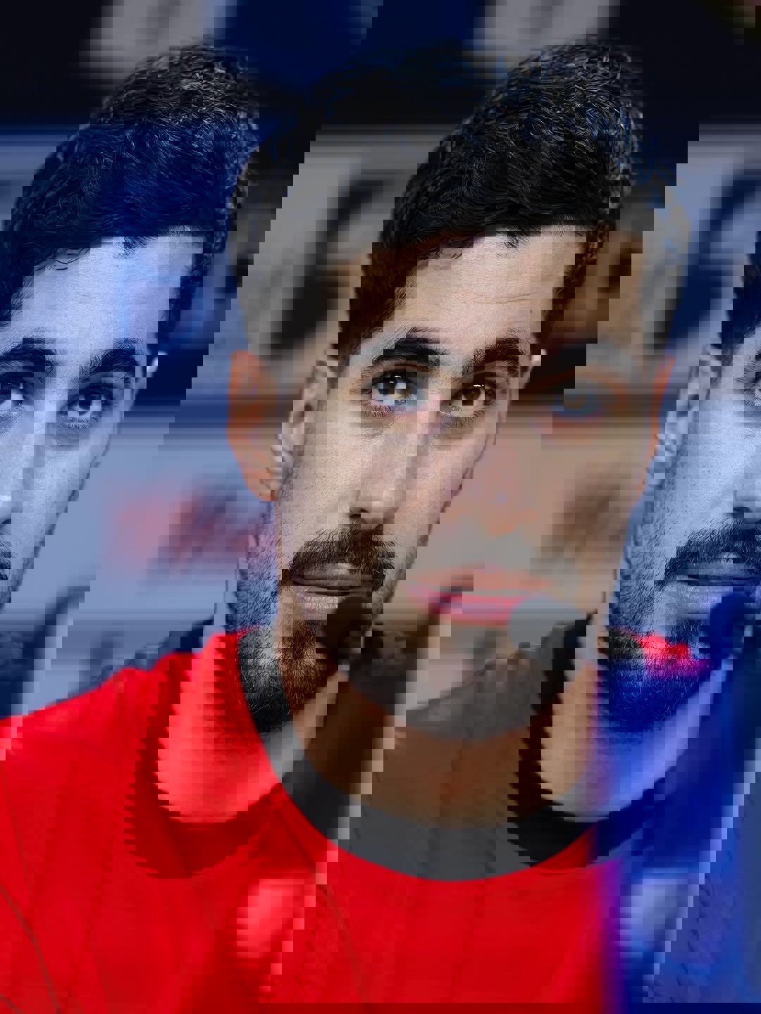 2218606
