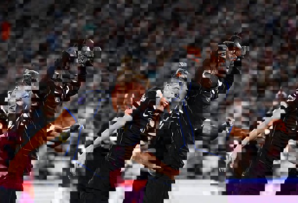 2218736