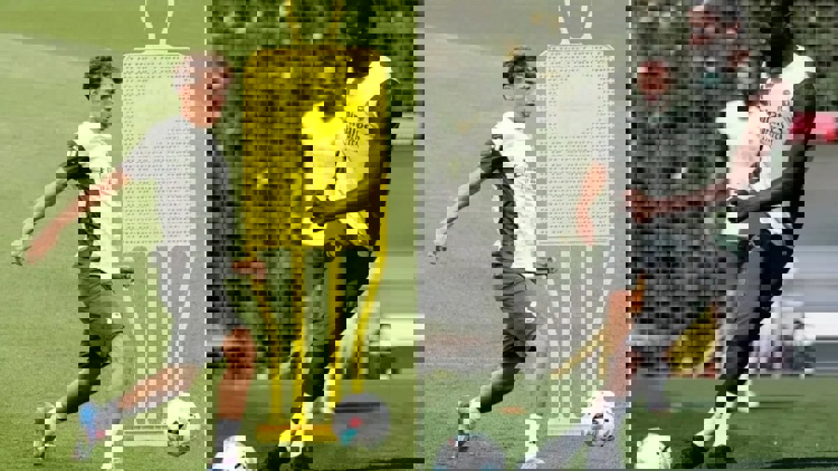 2218896