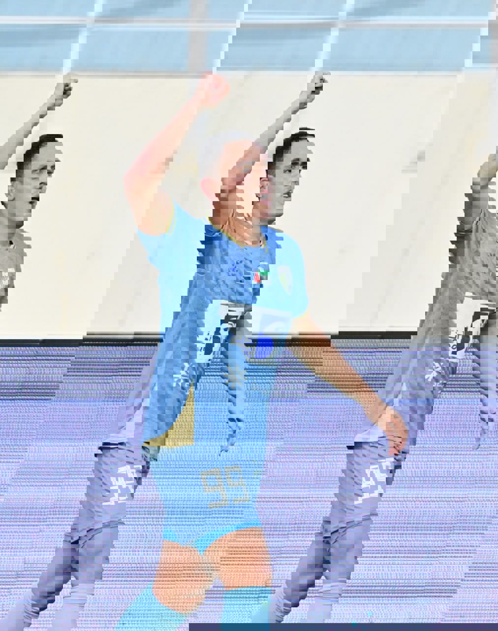 2218965