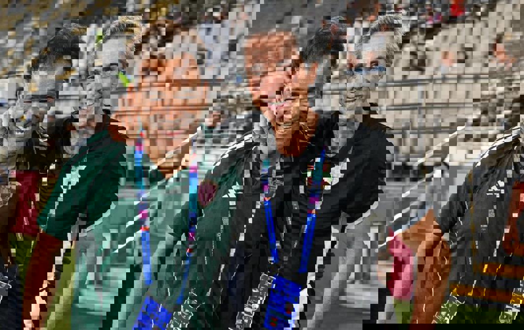2219056