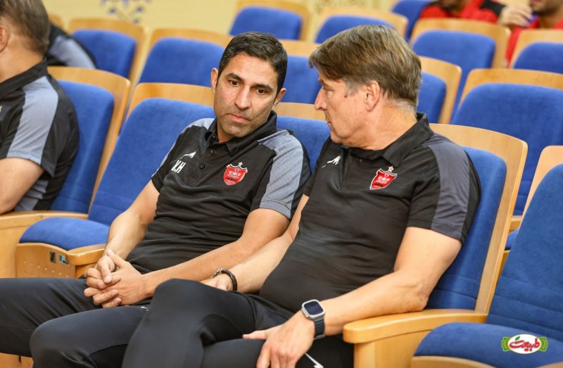 نگاه آلمانی روی نیمکت پرسپولیس (عکس)