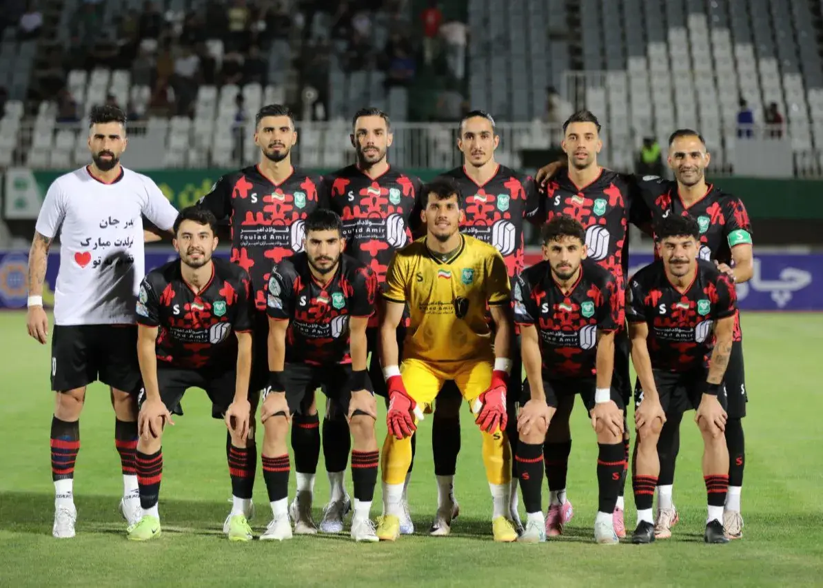 صدرنشین لیگ برتر را ببینید و غافلگیر شوید!
