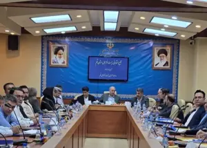 باقری رئیس هیئت فوتبال قم ماند