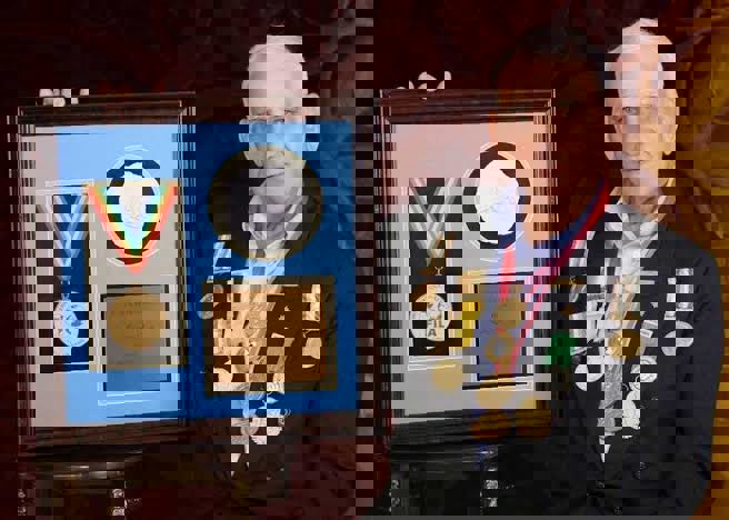 2219504