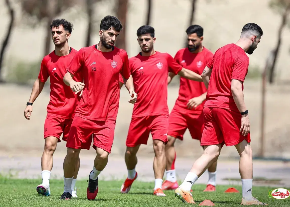 نیمکت پرستاره پرسپولیس در نقش جهان