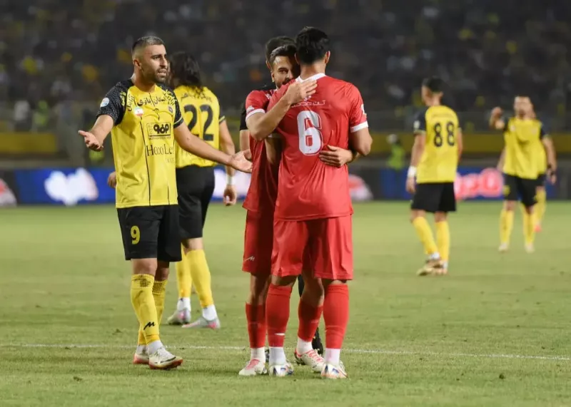 سپاهان صفر - پرسپولیس ۱: هلی‌کوپتر بر فراز نقش جهان!