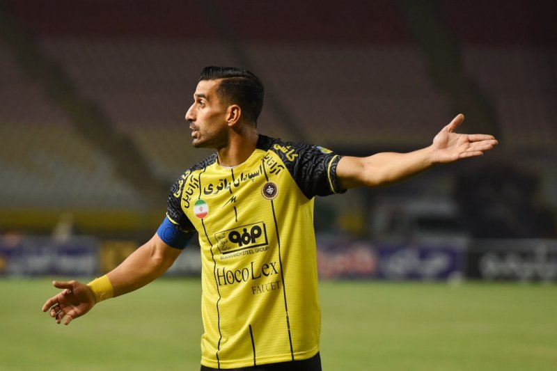 خطر سرماخوردگی کاپیتان سابق تیم ملی در اصفهان!