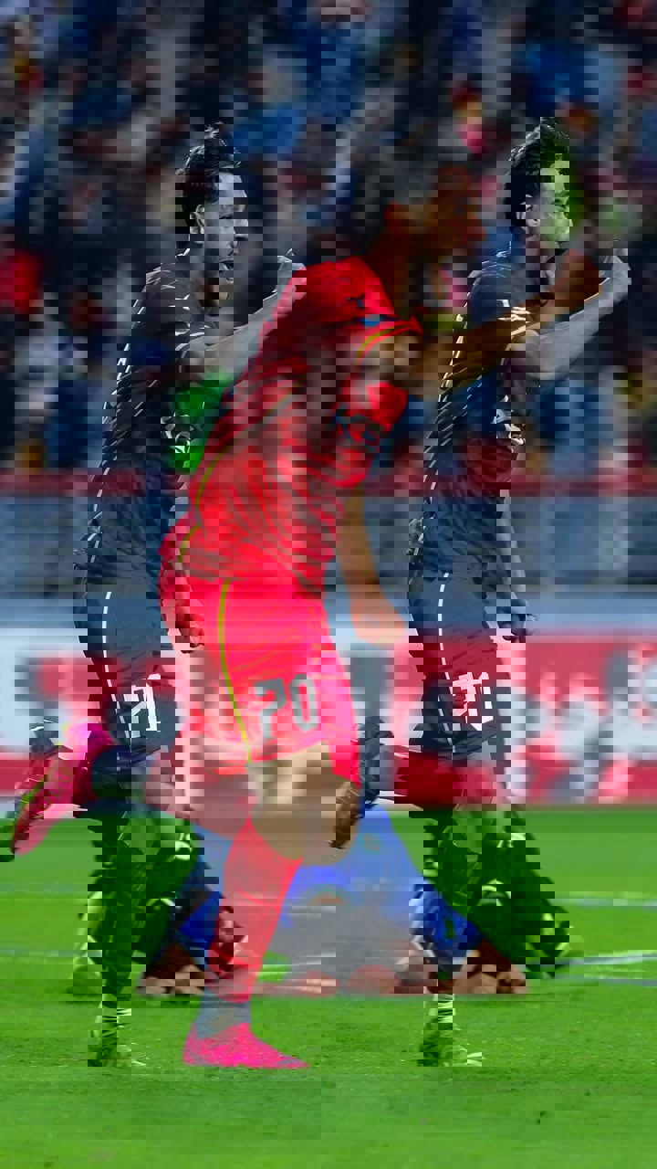 2219868