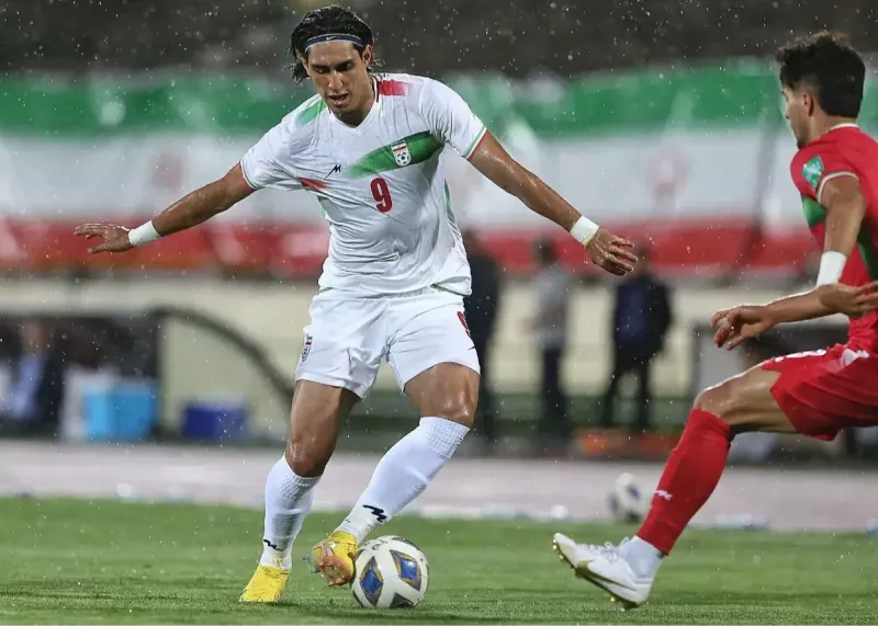 مدافع خوش قد و بالا در سمت چپ تیم ملی