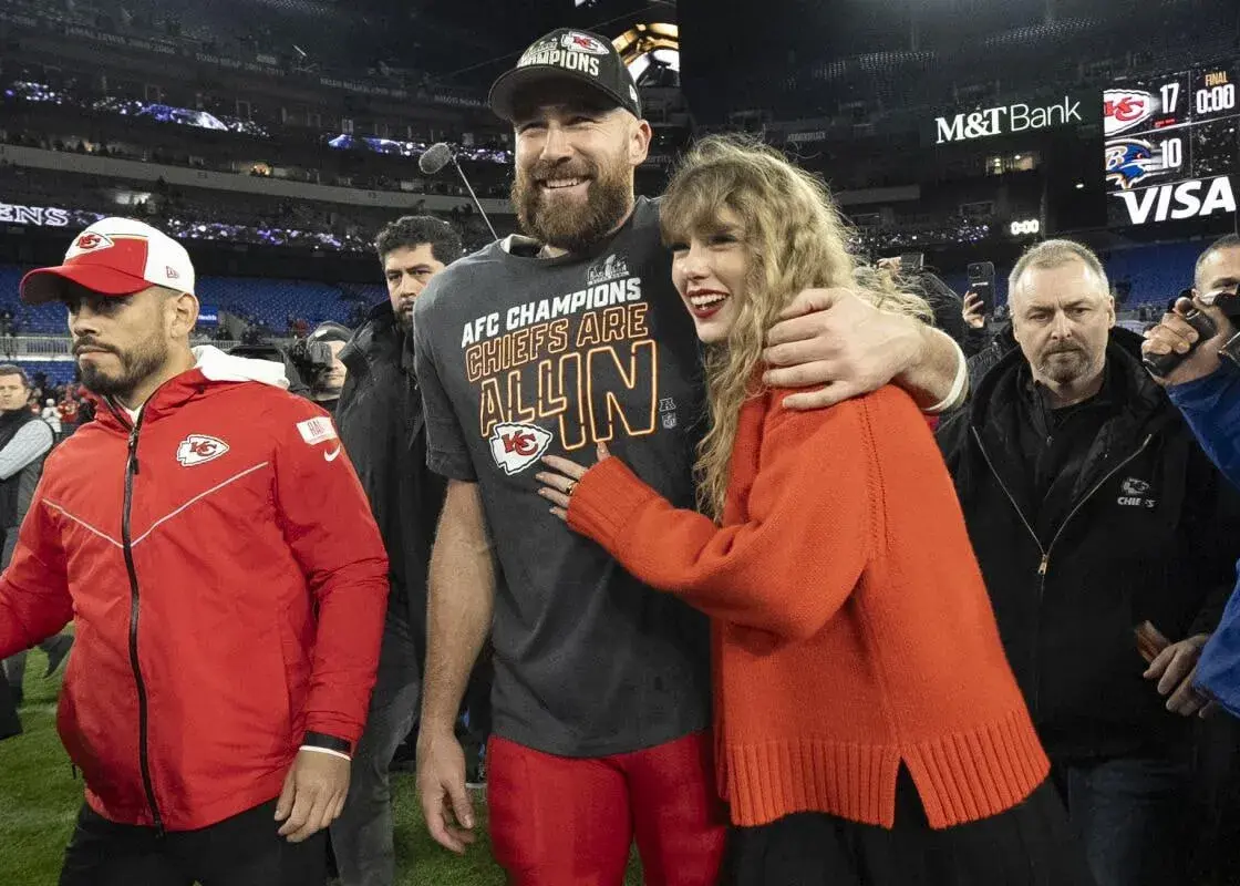 ستاره NFL با تیلور سویفت نامزد شد