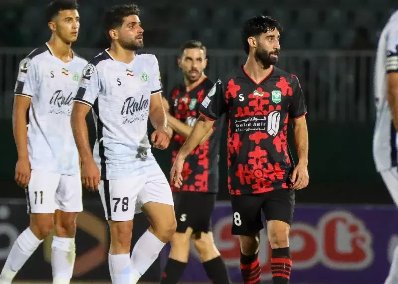 فردین لباسش را عوض کرد و بازی را برد